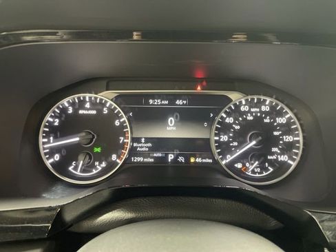 Used 2025 Nissan Pathfinder SV AWD/4WD image 15