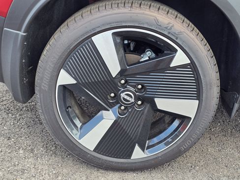 Used 2025 Nissan Kicks SR AWD/4WD image 5