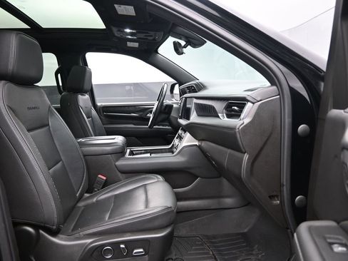 Used 2021 GMC Yukon XL Denali w/ Advanced Technology Package image 35