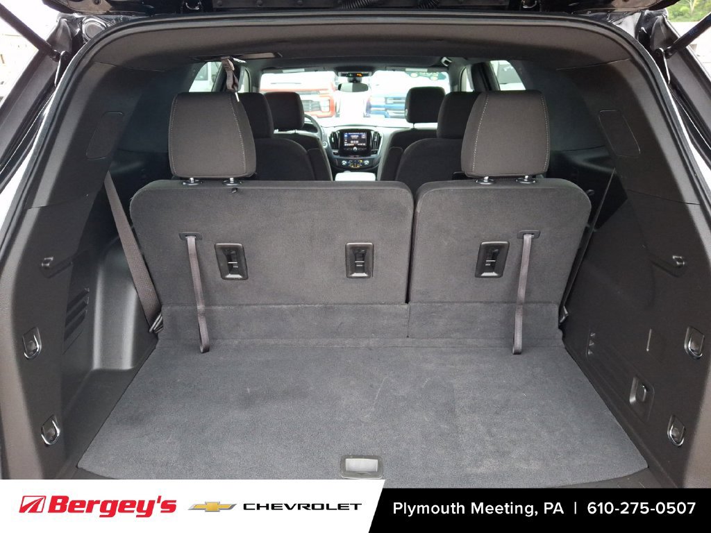 Certified 2023 Chevrolet Traverse LT w/ LPO, Cargo Package FWD image 31