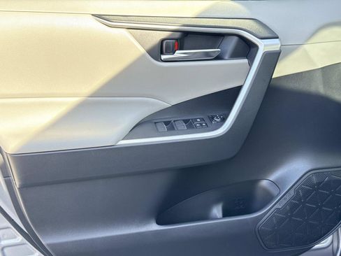 Used 2023 Toyota RAV4 XLE image 18