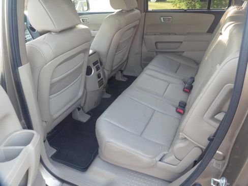Used 2010 Honda Pilot Touring image 15