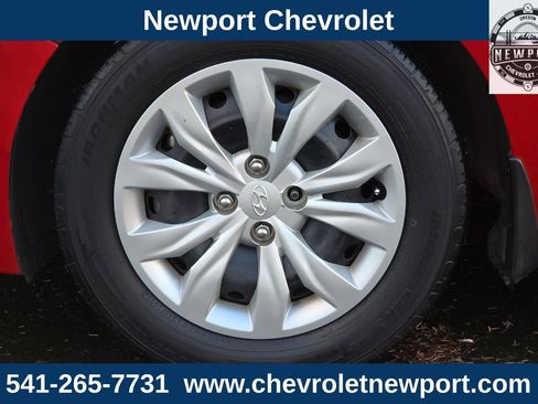 Used 2022 Hyundai Accent SE image 24