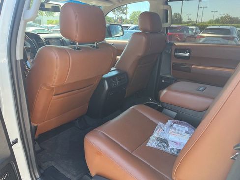 Used 2017 Toyota Sequoia Platinum AWD/4WD image 3