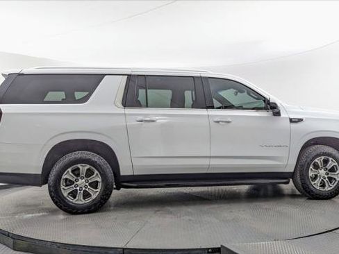 Used 2022 GMC Yukon XL SLE w/ Max Trailering Package AWD/4WD image 9