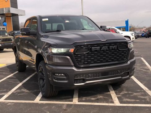 New 2026 RAM 1500 4x4 Crew Cab image 3