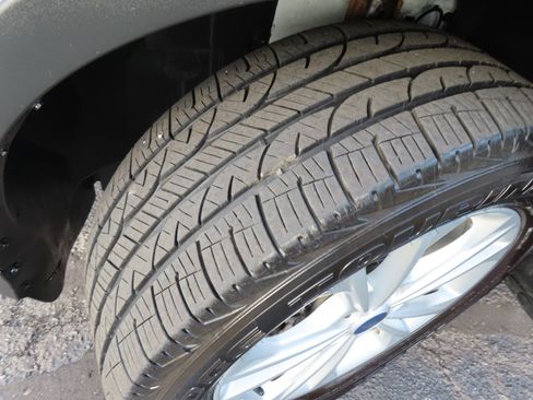 Used 2019 Ford Escape SE image 14