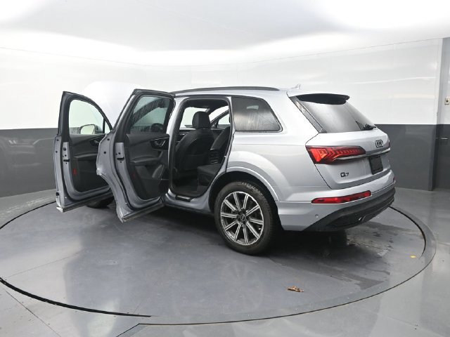 Used 2022 Audi Q7 2.0T Premium Plus w/ Premium Plus Package AWD/4WD image 43