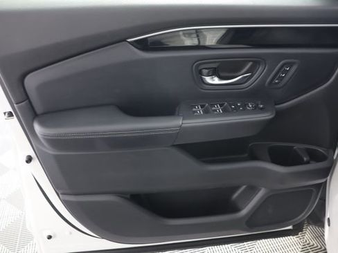 Used 2023 Honda Pilot Touring image 28