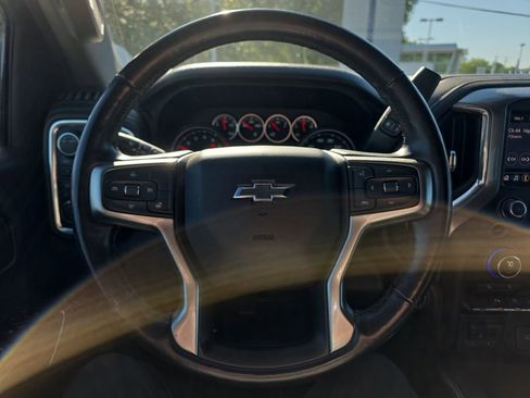 Used 2020 Chevrolet Silverado 1500 LT Trail Boss w/ Midnight Edition AWD/4WD image 25