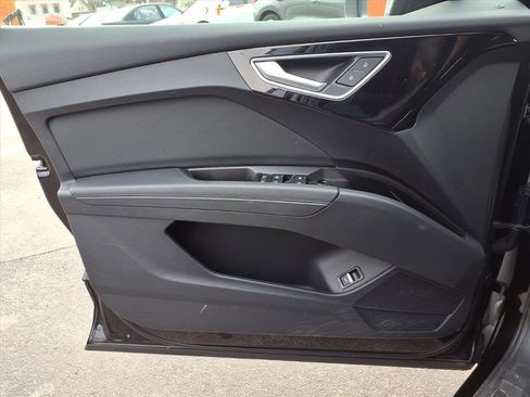 Used 2023 Audi Q4 e-tron Premium image 20