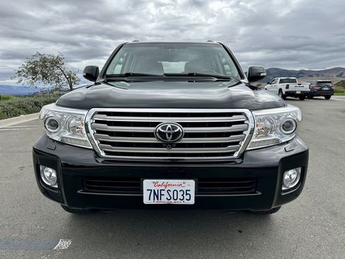 Used 2015 Toyota Land Cruiser image 10