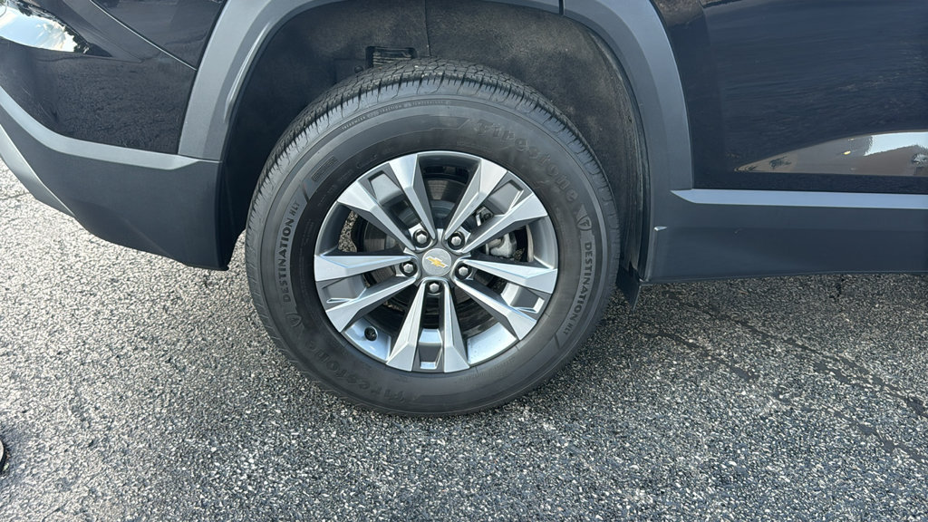 Used 2026 Chevrolet Equinox LT FWD image 8