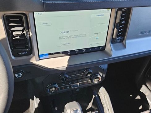 New 2025 Ford Bronco Outer Banks w/ Sasquatch Package AWD/4WD image 22