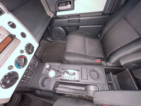 Used 2010 Toyota FJ Cruiser 4WD image 20