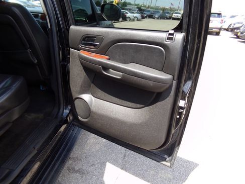 Used 2014 GMC Yukon XL SLT image 32