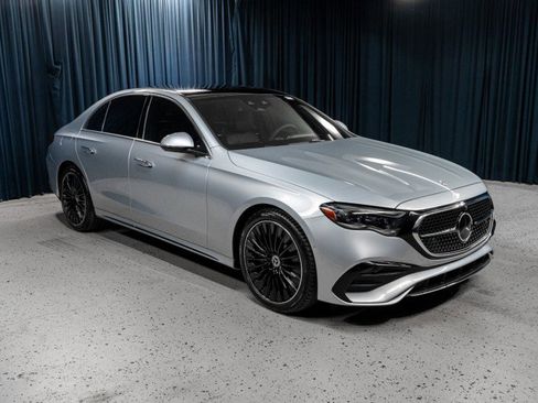 New 2026 Mercedes-Benz E 450 4MATIC Sedan image 3