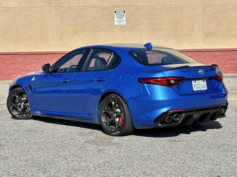 Used 2017 Alfa Romeo Giulia Quadrifoglio image 5