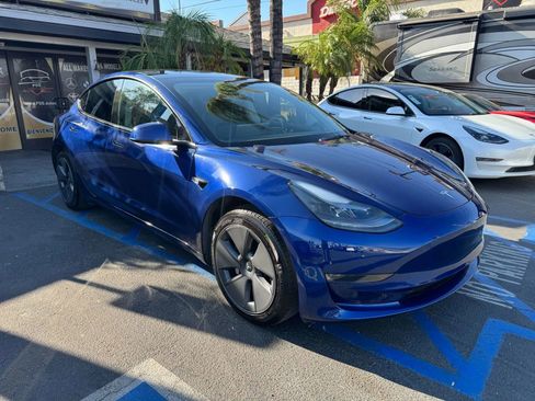 Used 2023 Tesla Model 3 Standard Range RWD image 1