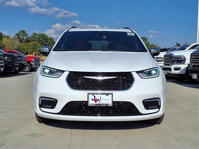 New 2026 Chrysler Pacifica Pinnacle