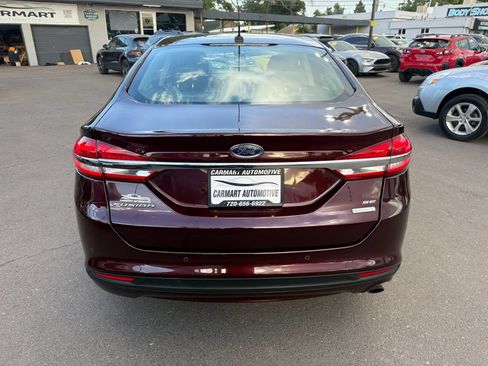 Used 2018 Ford Fusion SE w/ Fusion SE Technology Package FWD image 8