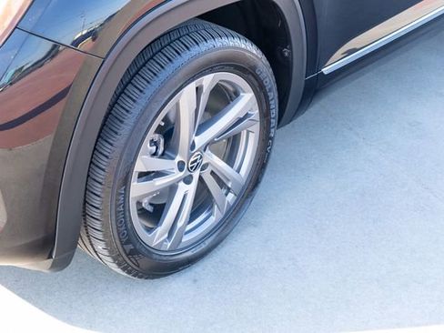 Certified 2024 Volkswagen Atlas Cross Sport SEL R-Line image 12