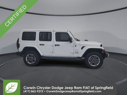 Used 2019 Jeep Wrangler Unlimited Sahara image 16