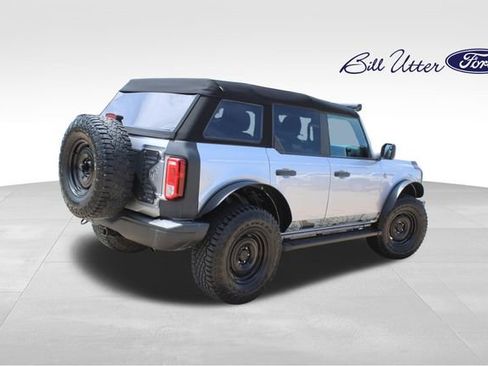 Used 2022 Ford Bronco Black Diamond AWD/4WD image 4
