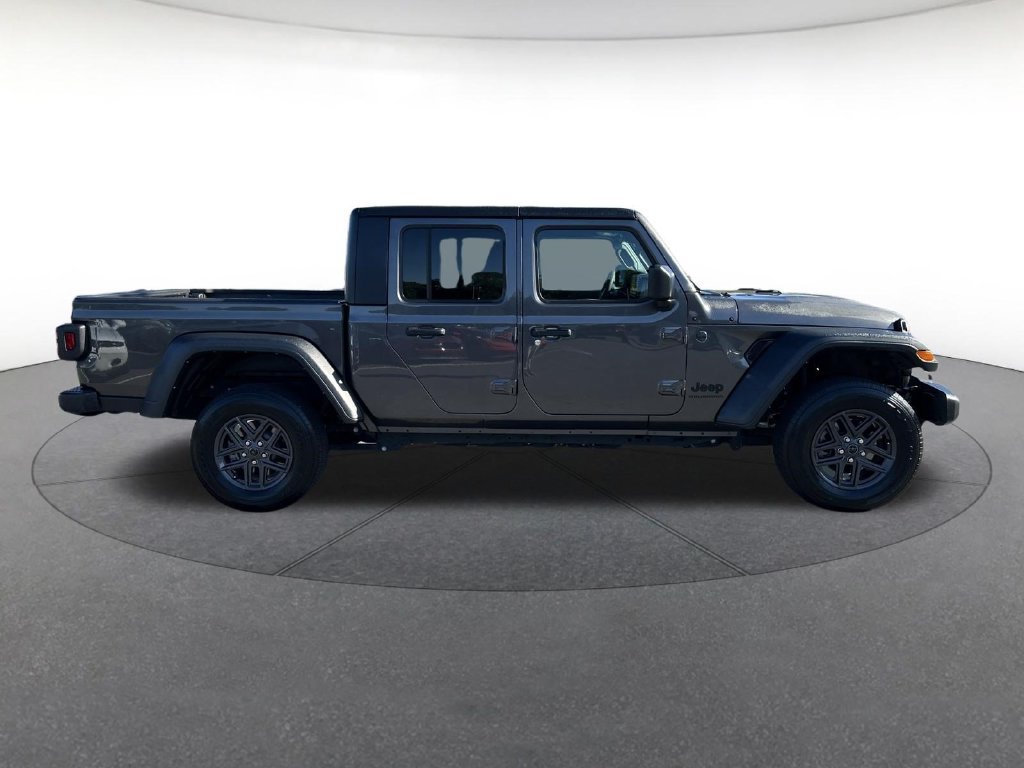 Used 2025 Jeep Gladiator Sport AWD/4WD image 7