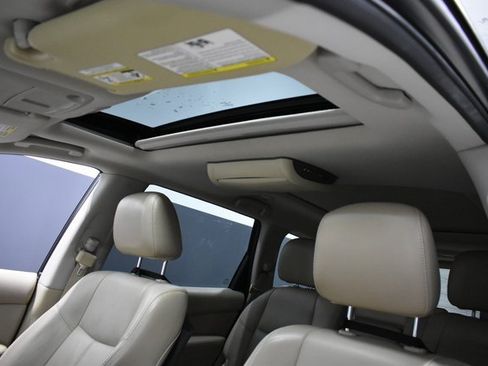 Used 2014 Nissan Pathfinder SL w/ SL Premium Package image 17