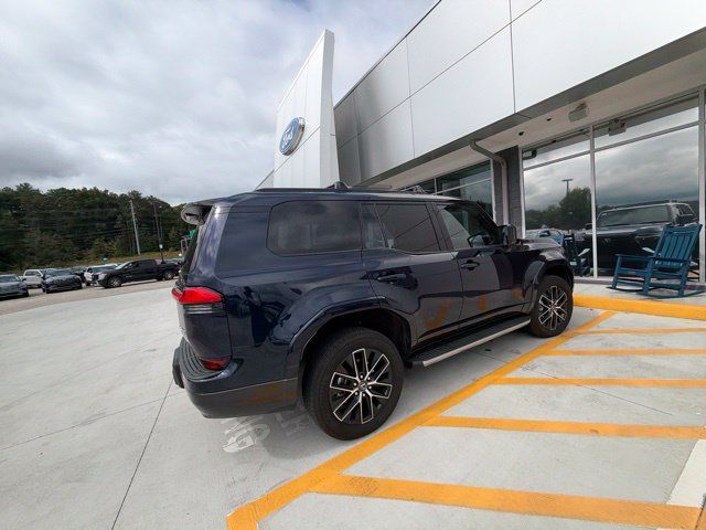 Used 2025 Lexus GX 550 w/ Accessory Package (2T) AWD/4WD image 16