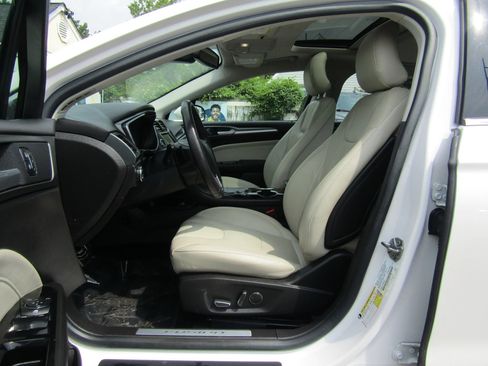 Used 2016 Ford Fusion Titanium AWD/4WD image 11