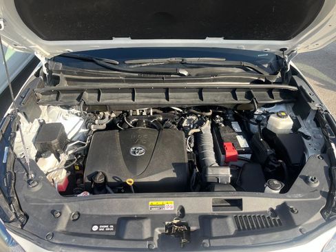 Used 2022 Toyota Highlander XLE image 39