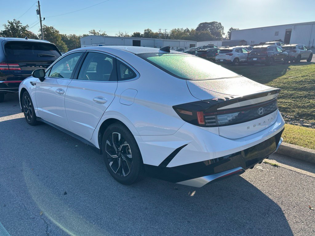 Used 2025 Hyundai Sonata SEL FWD image 4