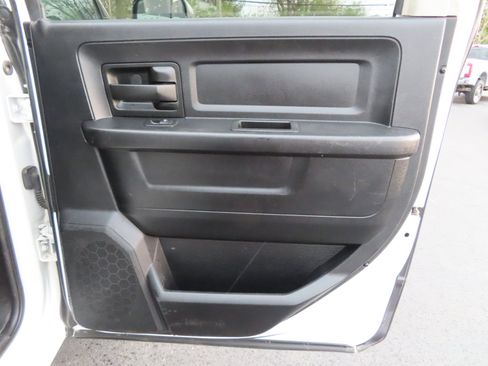 Used 2016 RAM 5500 Tradesman image 35