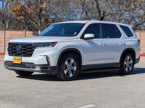 Used 2024 Honda Pilot EX-L image 8