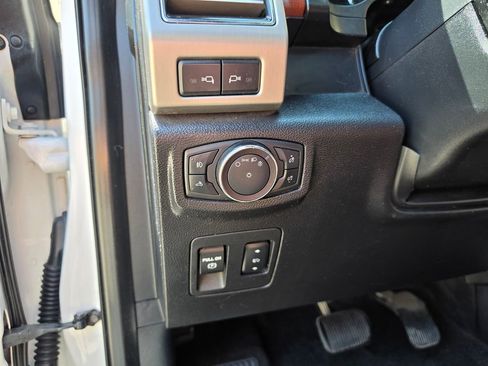 Used 2019 Ford F150 Platinum w/ Equipment Group 701A Luxury AWD/4WD image 21