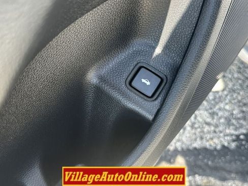 Used 2018 Honda Accord EX image 11