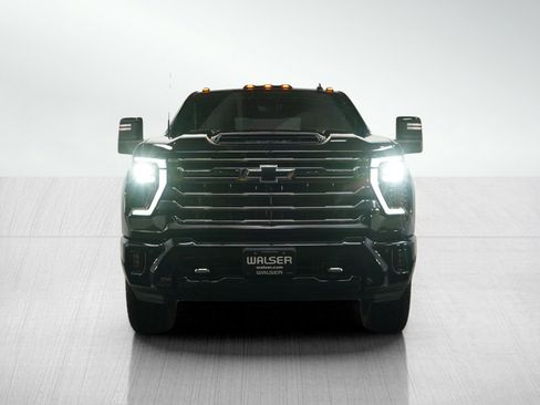 Used 2024 Chevrolet Silverado 3500 High Country w/ High Country Premium Package image 9