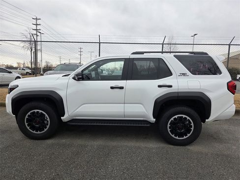 Used 2025 Toyota 4Runner TRD Off-Road Premium image 4
