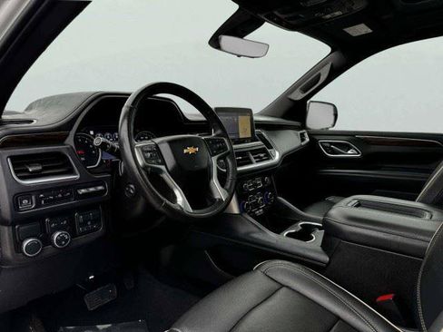 Used 2021 Chevrolet Suburban Premier w/ Premium Package RWD image 23