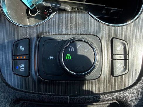 Used 2022 GMC Acadia SLT w/ Elevation Edition AWD/4WD image 26
