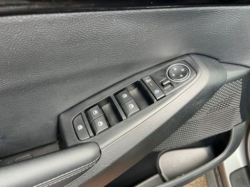 Used 2025 Kia Seltos S image 18