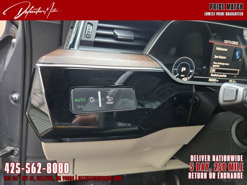 Used 2019 Audi e-tron Prestige w/ Prestige Package image 30