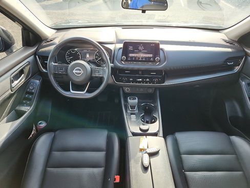 Used 2022 Nissan Rogue SV w/ SV Premium Package image 12