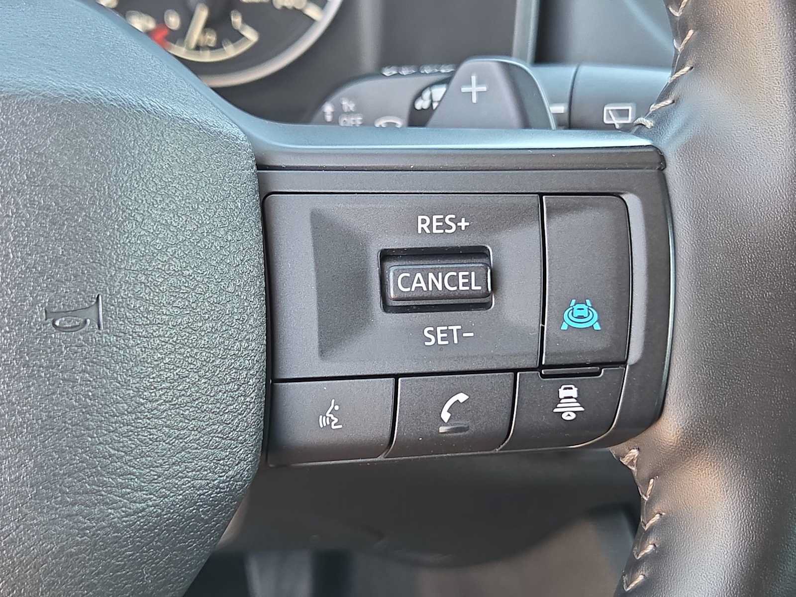 Used 2025 Nissan Rogue SV FWD image 22