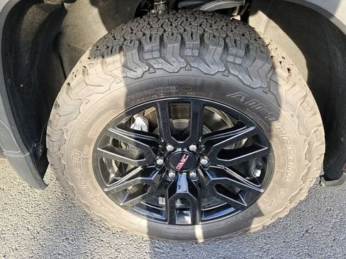 Used 2023 GMC Sierra 1500 Elevation w/ Elevation Premium Package image 17