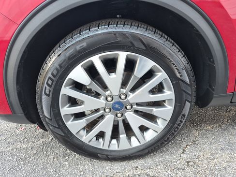 Used 2020 Ford Escape Titanium w/ Titanium Premium Package 2.0 image 7