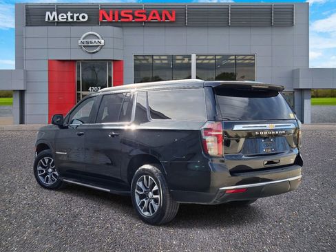 Used 2021 Chevrolet Suburban LT w/ LT Signature Package image 4