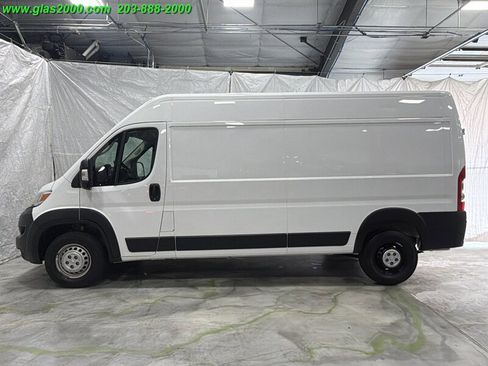 Used 2024 RAM ProMaster 2500 w/ Convenience Group FWD image 13